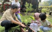Siswa TK Siti Maryam menanam pohon dan memandikan kambing peringatan Hari Lingkungan Hidup Sedunia 2026`