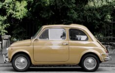 Desain ikonik MINI Cooper lampu bundar